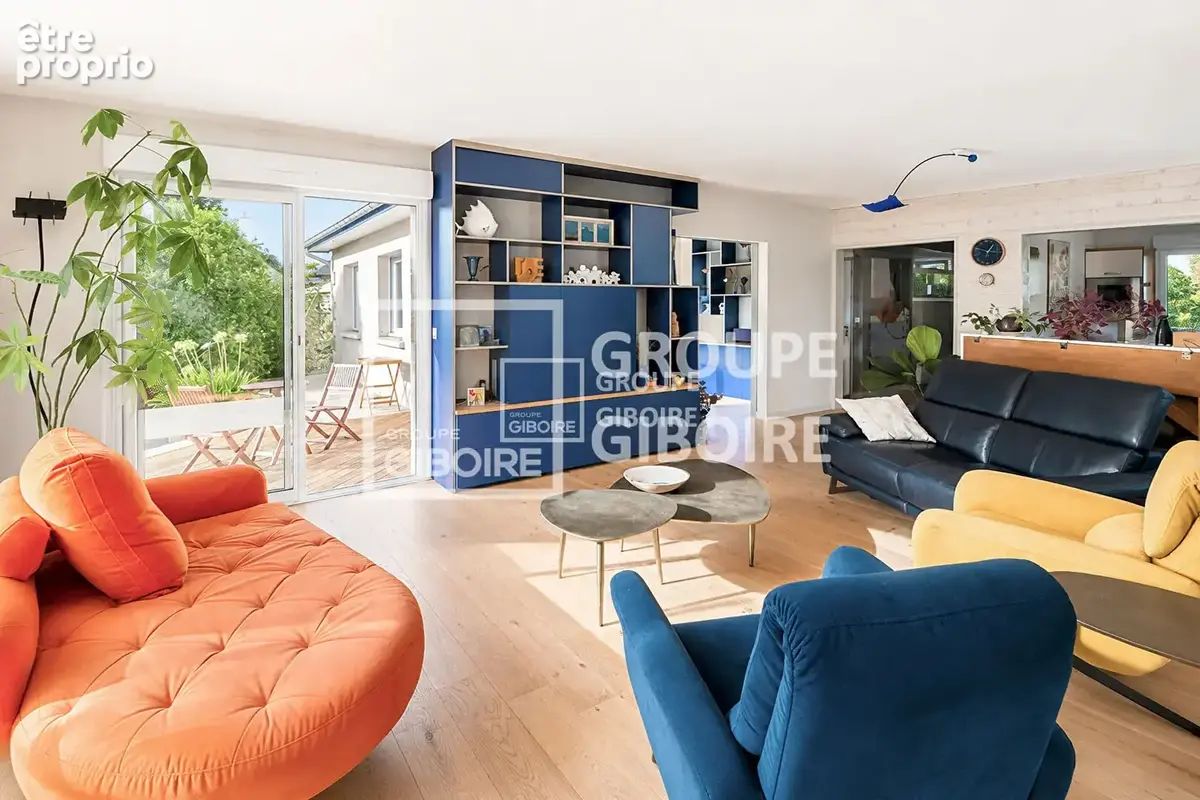 A vendre - agence giboire *exclusivite* maison de plus de 220 m² en plein centre de thorigne fouillard - photo 6