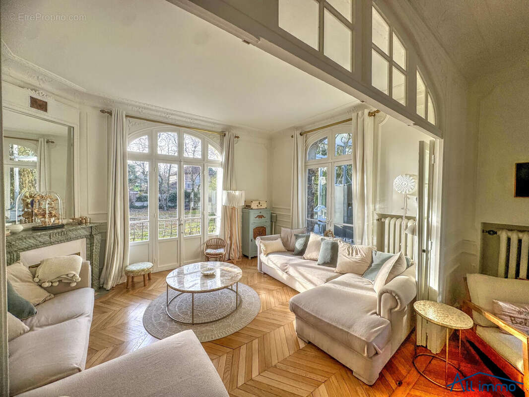 Maison à VILLECRESNES