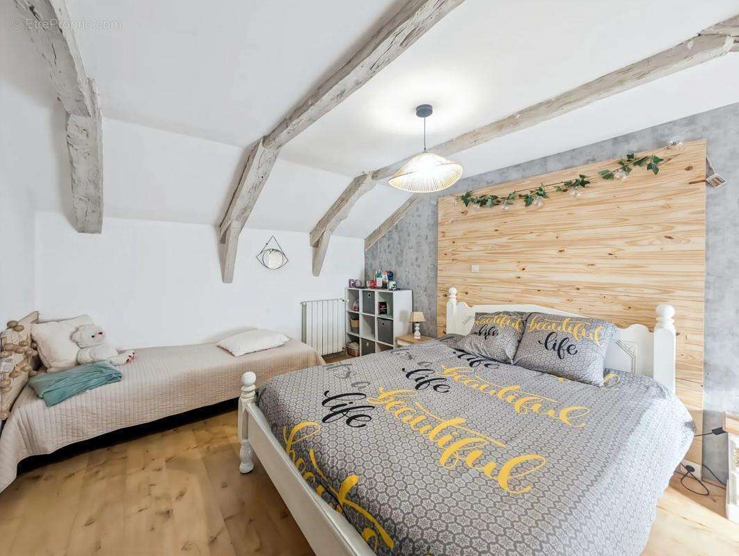 Maison à SAINT-BEAUZELY