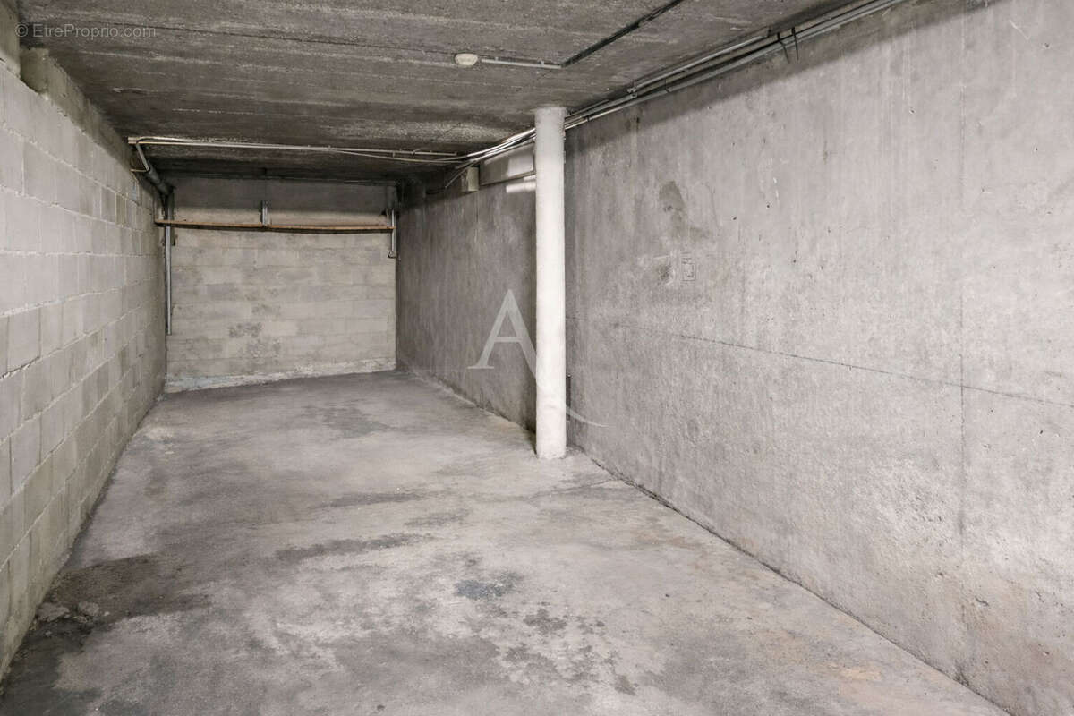 Parking à IVRY-SUR-SEINE