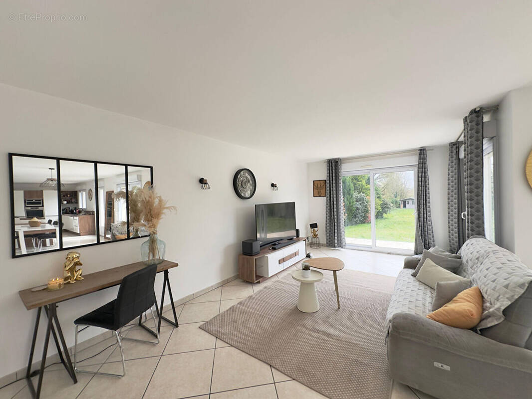 Maison à CRECY-LA-CHAPELLE