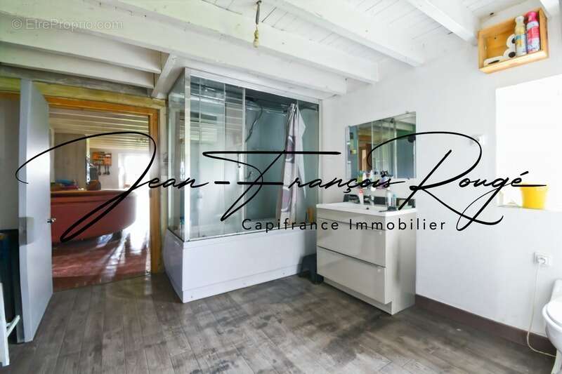 Saint-André de Bohon, ensemble immobilier composé de deux maisons sur 1,3 hectare de terrain !!! - photo 16