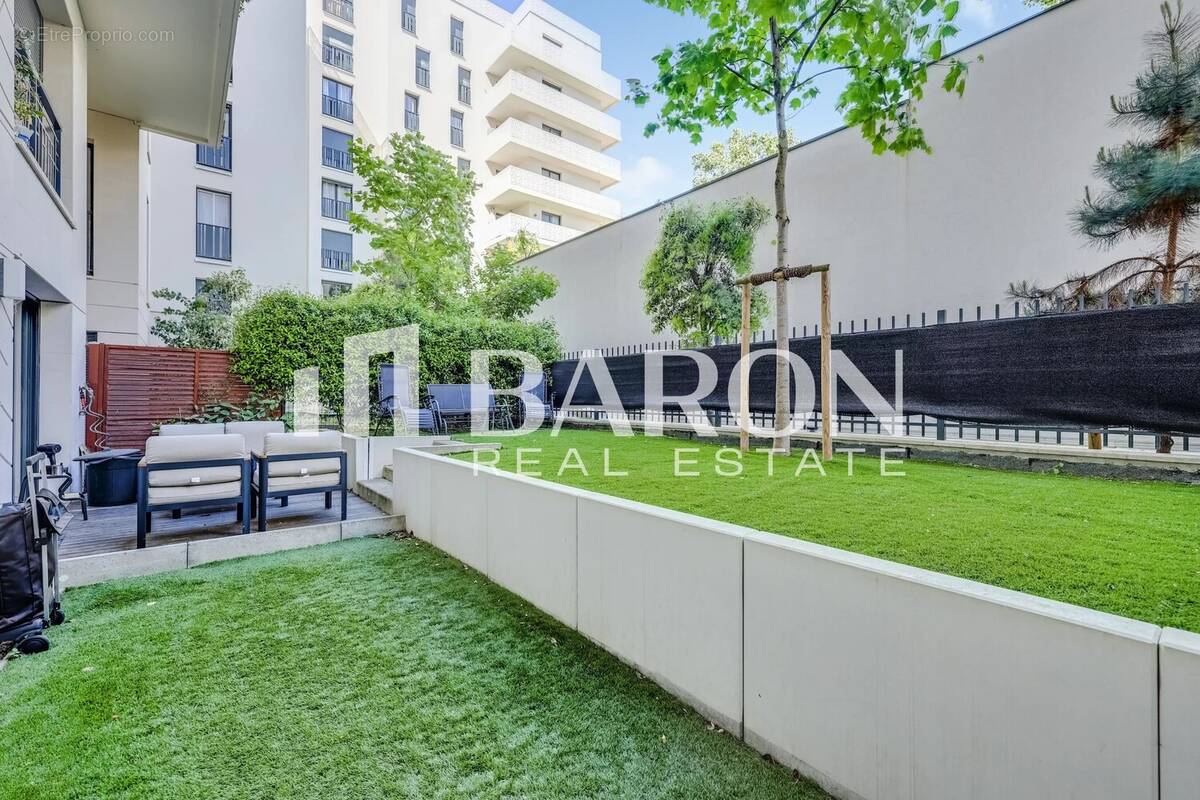 Appartement à NEUILLY-SUR-SEINE
