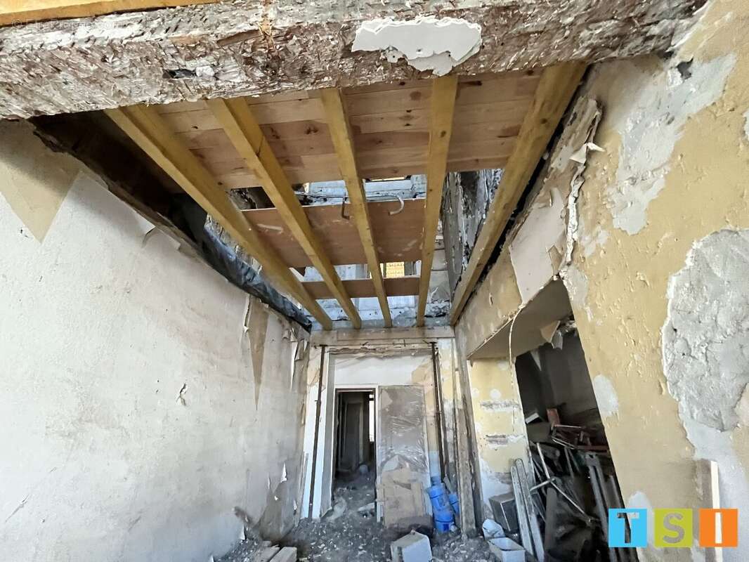 Maison à MONTREJEAU