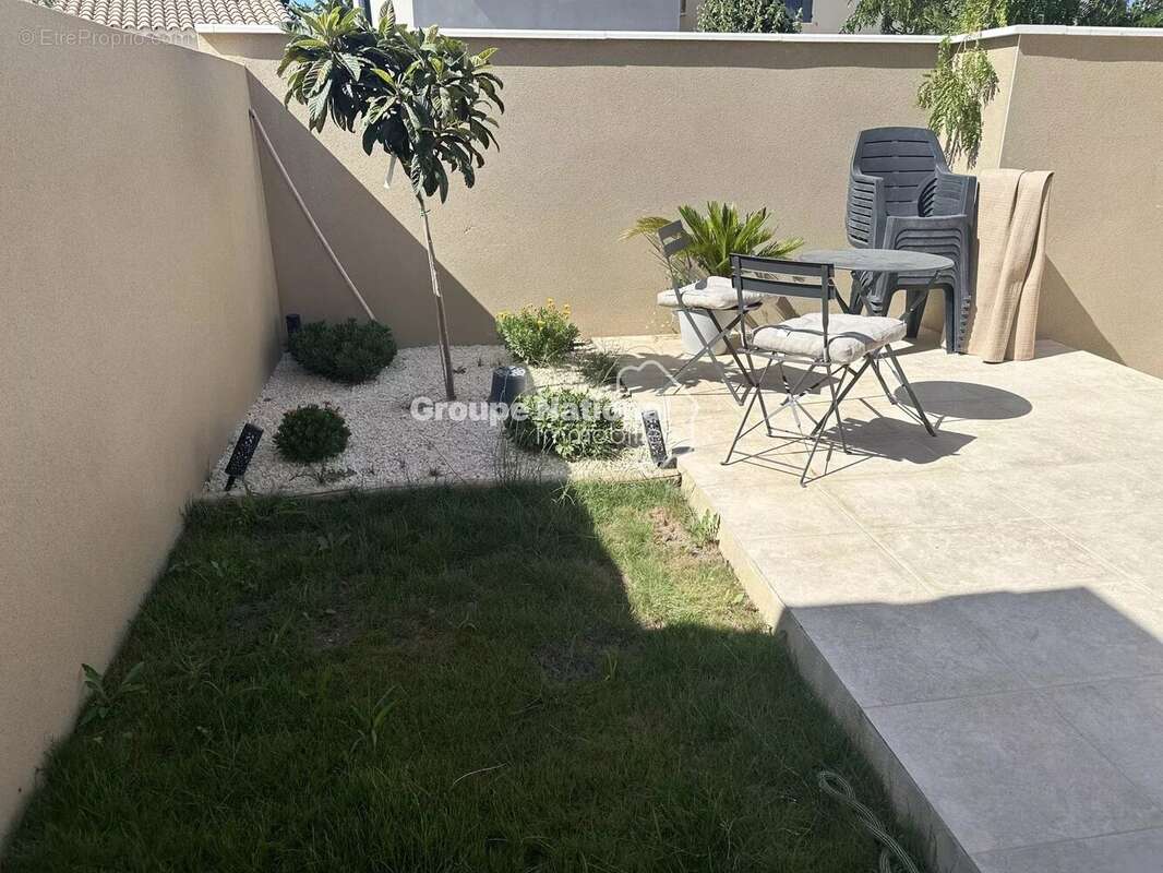 SÉNAS   Villa  T5  très récente - photo 3