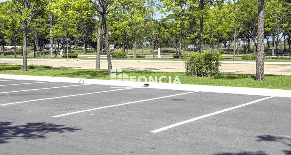 Parking à NEUILLY-SUR-MARNE