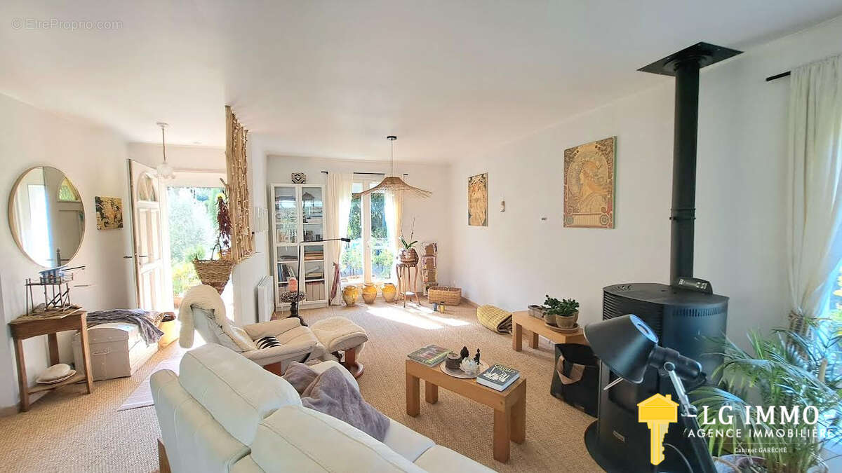 Maison à MESCHERS-SUR-GIRONDE