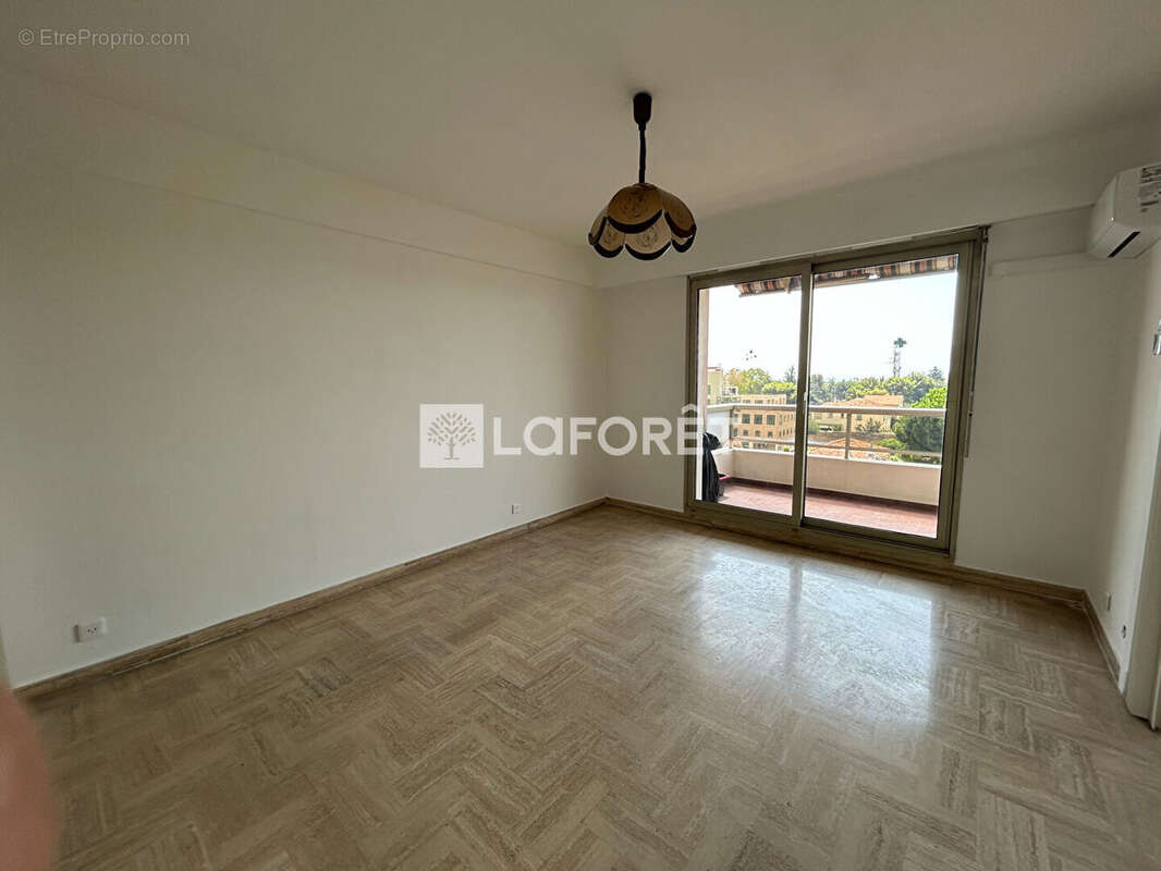 Appartement Saint Laurent Du Var 3 pièce(s)  62 m2 - photo 2