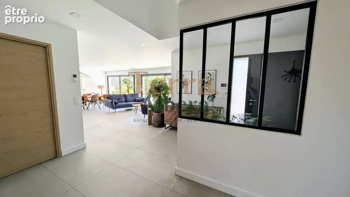 Villa contemporaine récente avec piscine, grand terrain, au calme et sans vis à vis - photo 13