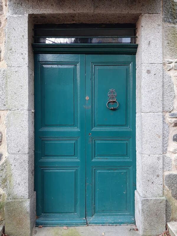 Maison à MARCOLS-LES-EAUX