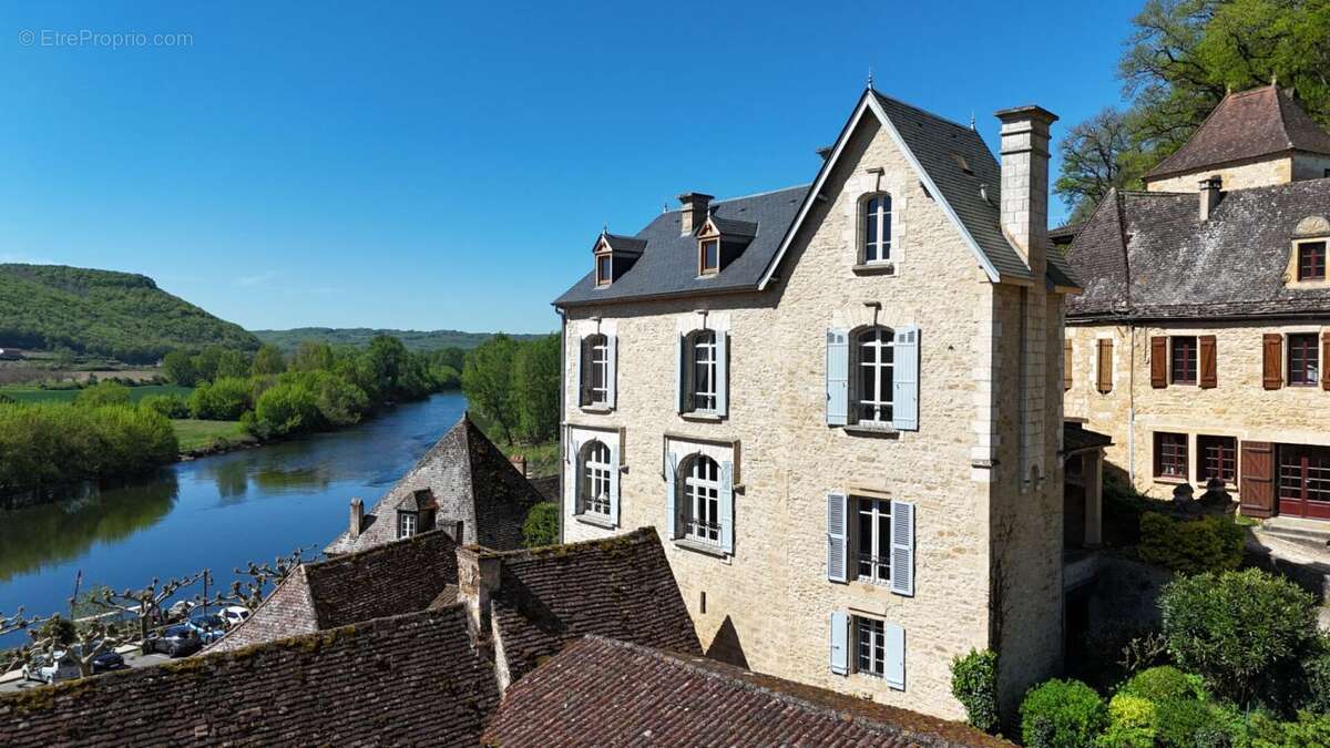 Maison à BEYNAC-ET-CAZENAC