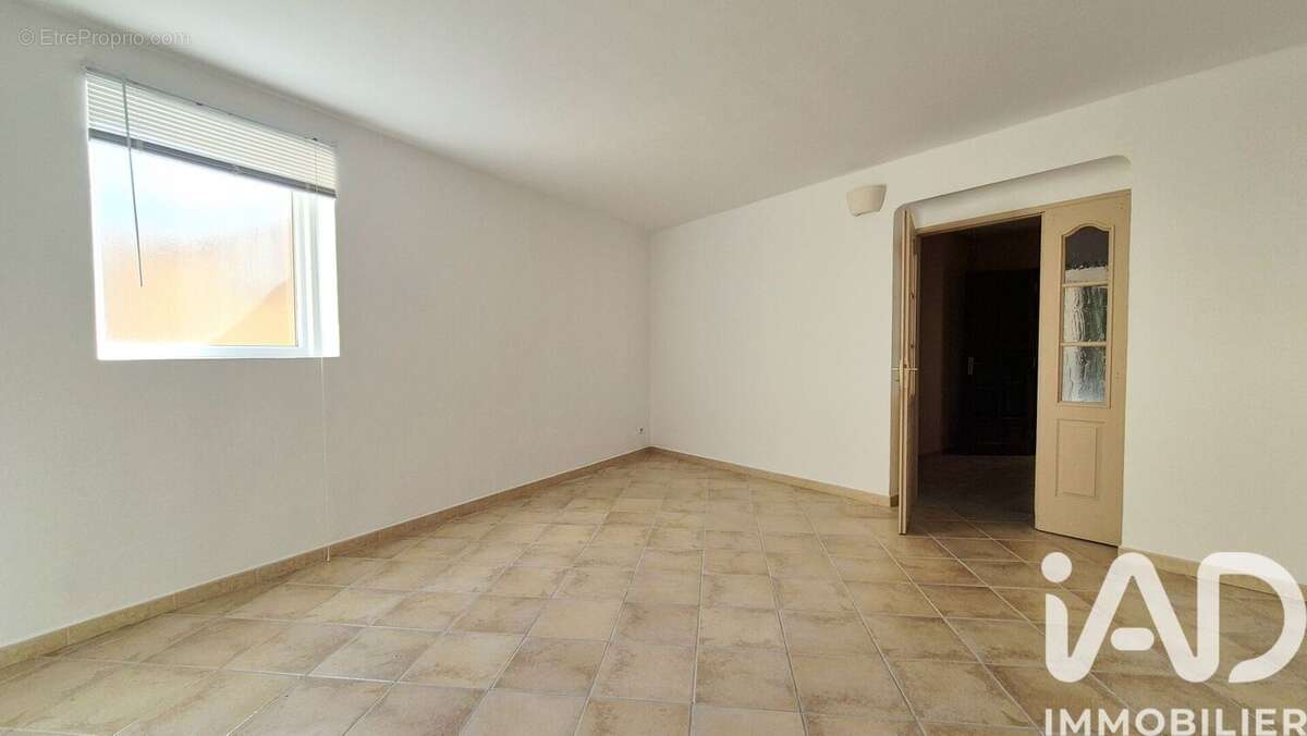 Photo 9 - Appartement à L'ISLE-SUR-LA-SORGUE