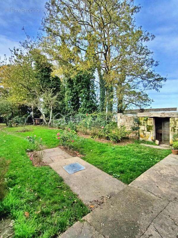 Maison à SAINT-PORCHAIRE