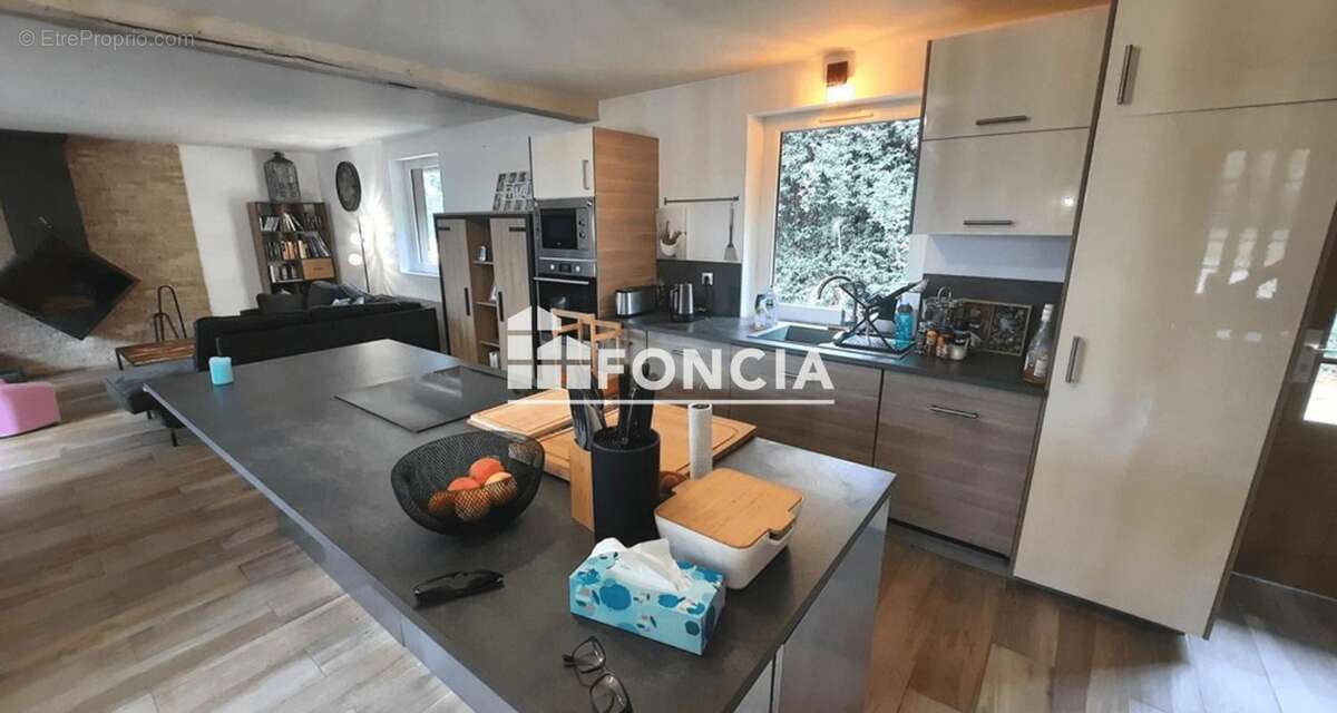 Le Mesnil-Jourdain – Belle maison familiale T6 (165 m²) rénovée – 4 chambres – Terrain de 1 228 m² - photo 8