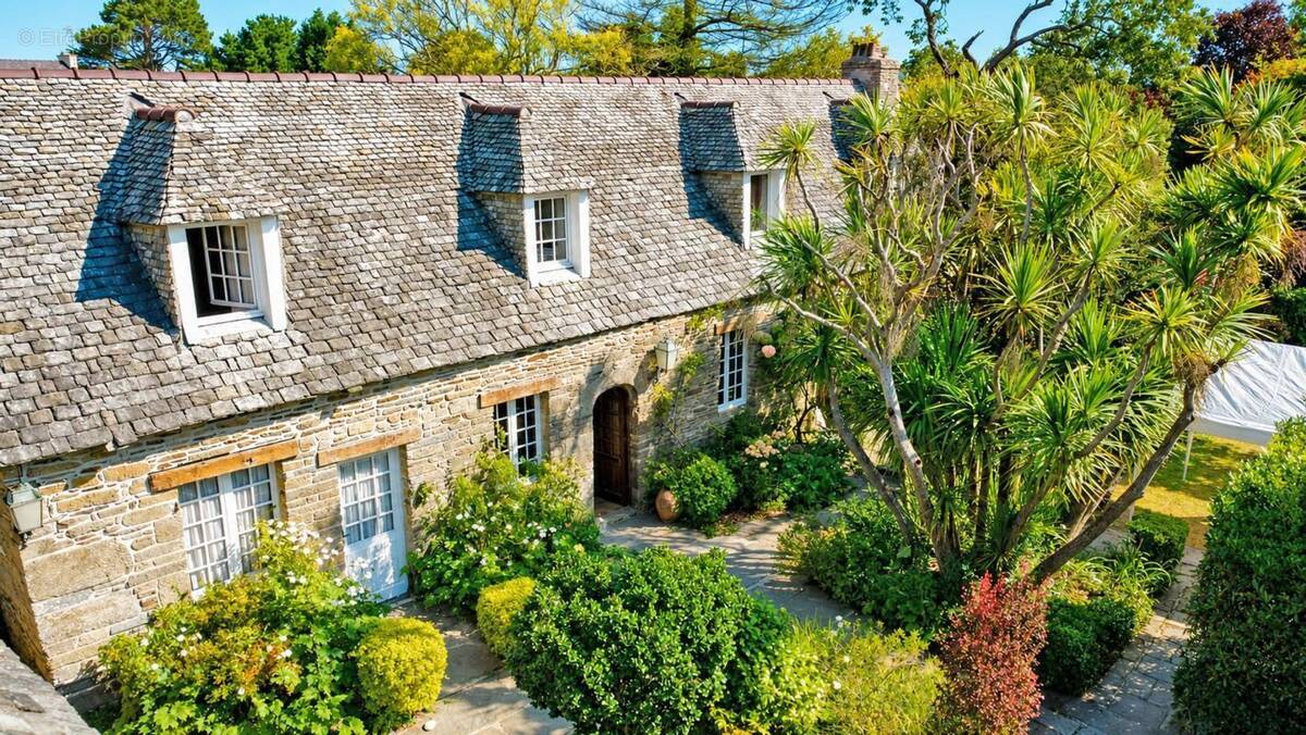 Maison à LOCQUIREC