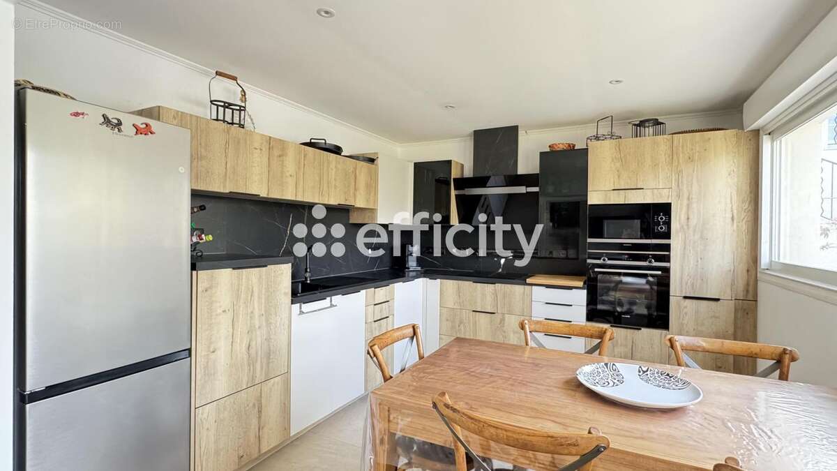 Maison à LA LONDE-LES-MAURES