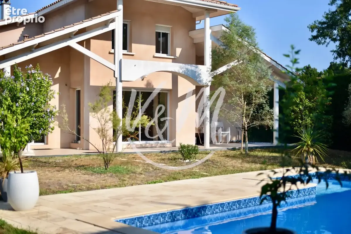 Maison 5 pièces 135 m² à vendre à Ares (33740) - photo 1