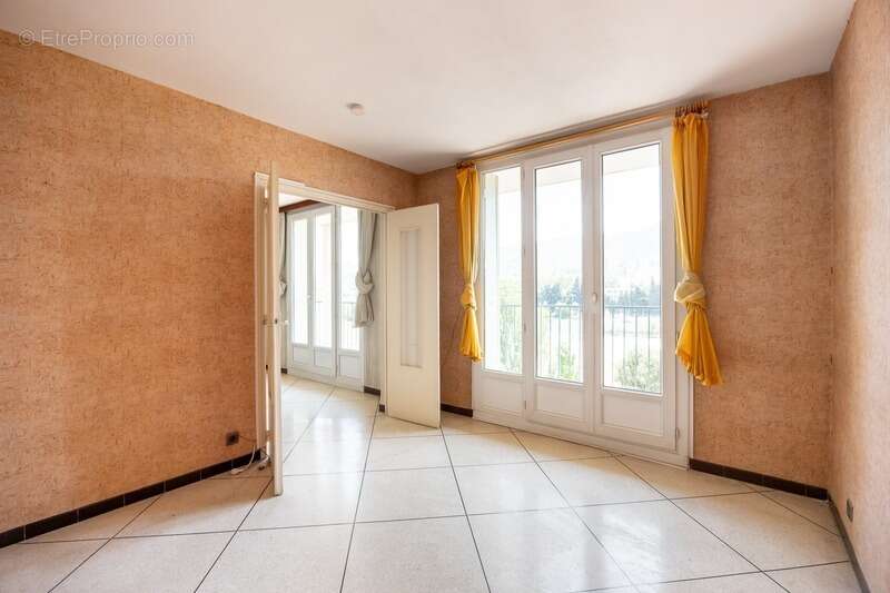 Appartement à MARSEILLE-10E