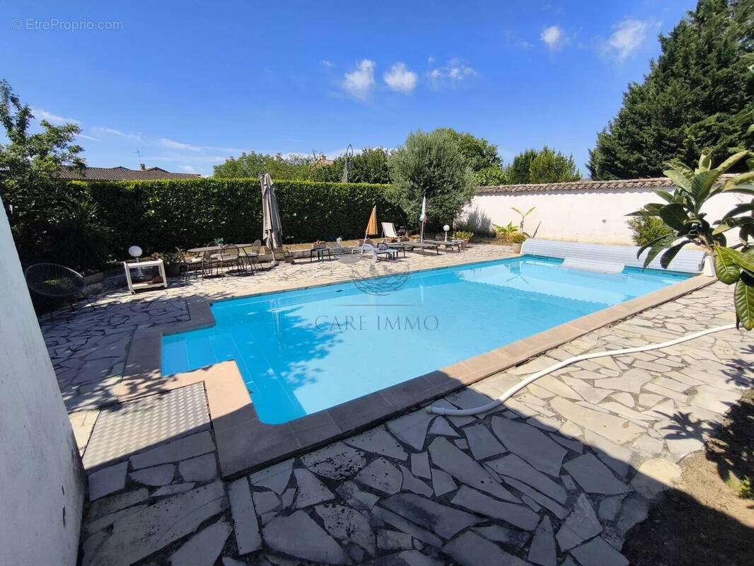 Propriété Arnas 155 m² + dépendances - photo 1
