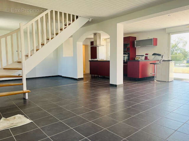 Maison 4 pièces 106m2 - photo 2