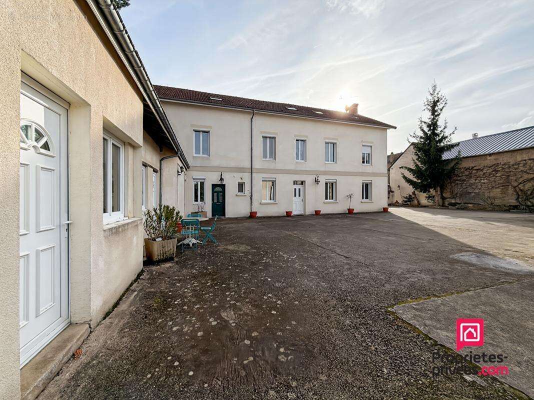 Maison à AVALLON