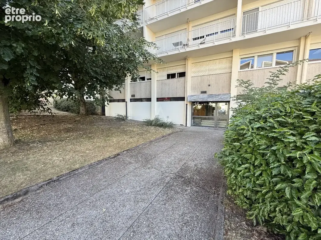 Exclusivité // appartement // 85m2 // 2 chambres // balcons // cave // garage - photo 3