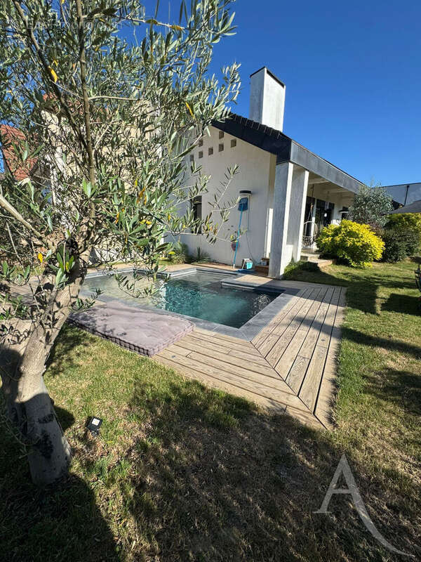 Maison à SAINTE-GENEVIEVE-DES-BOIS