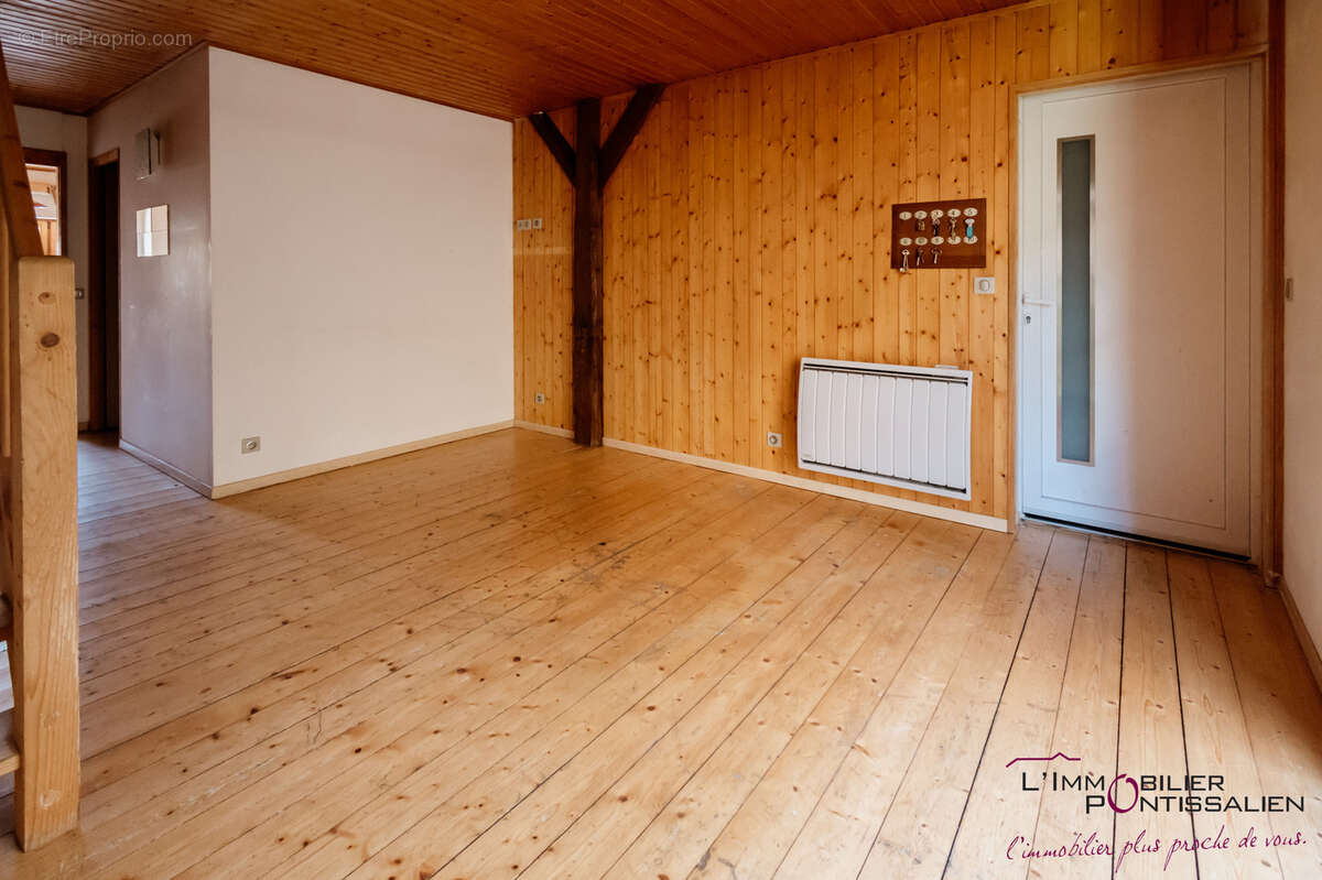 Appartement à JOUGNE