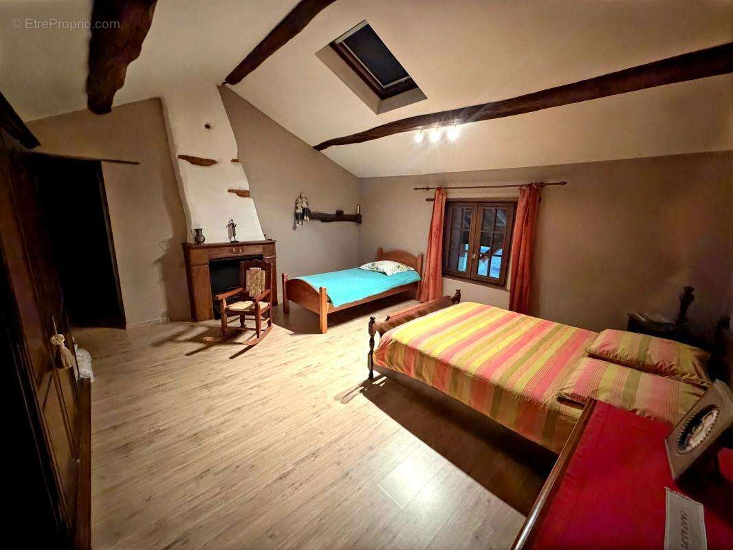 Maison à CHANOZ-CHATENAY