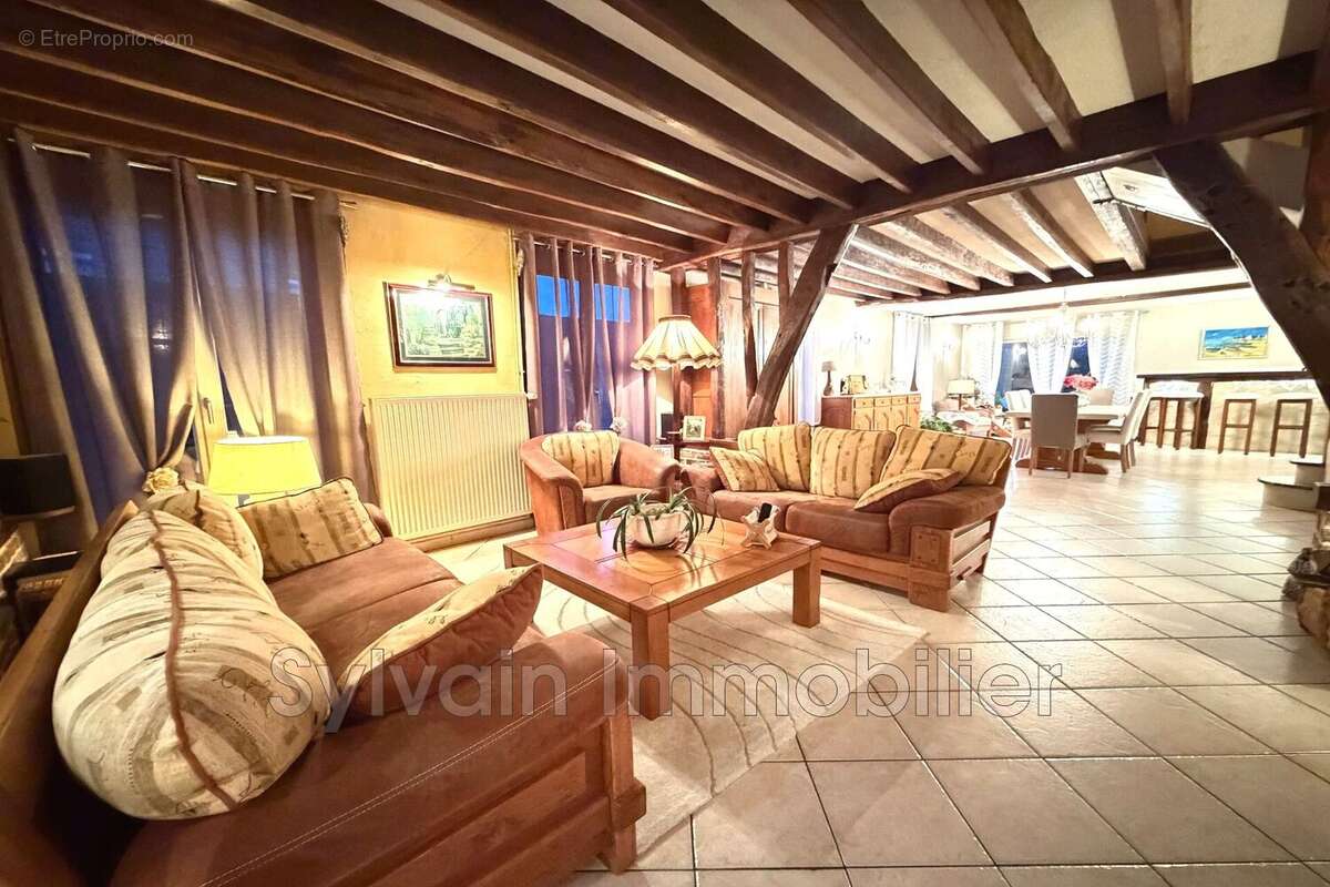 Maison à SAINT-OMER-EN-CHAUSSEE