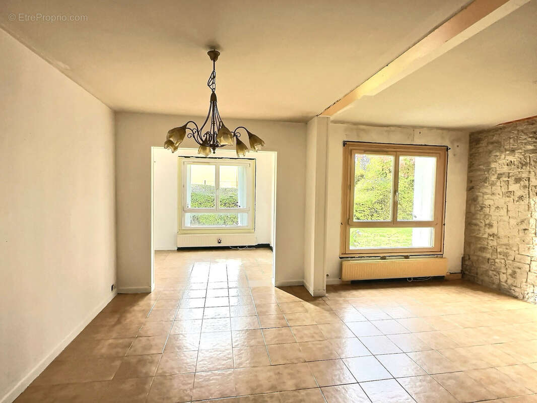 Appartement à MONTIGNY-LE-BRETONNEUX