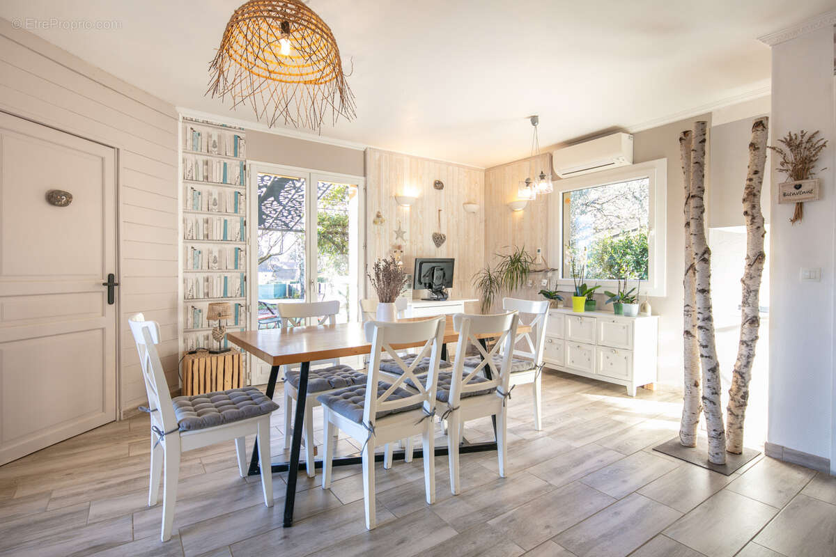 Maison à SAINT-VINCENT-DE-MERCUZE