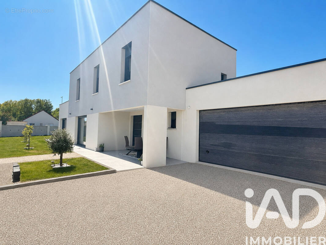 Photo 1 - Maison à BUCHERES