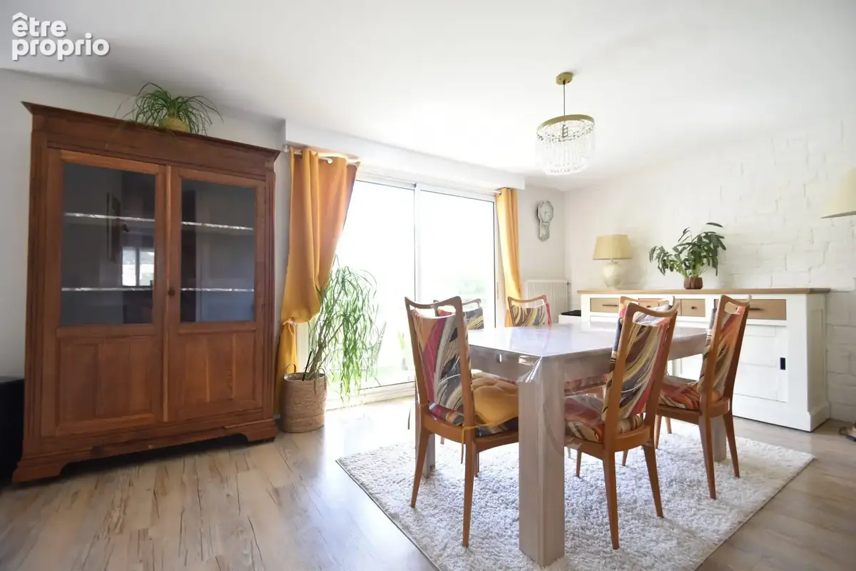 Appartement 5 pièces 90 m² à vendre à Rochefort (17300) - photo 2