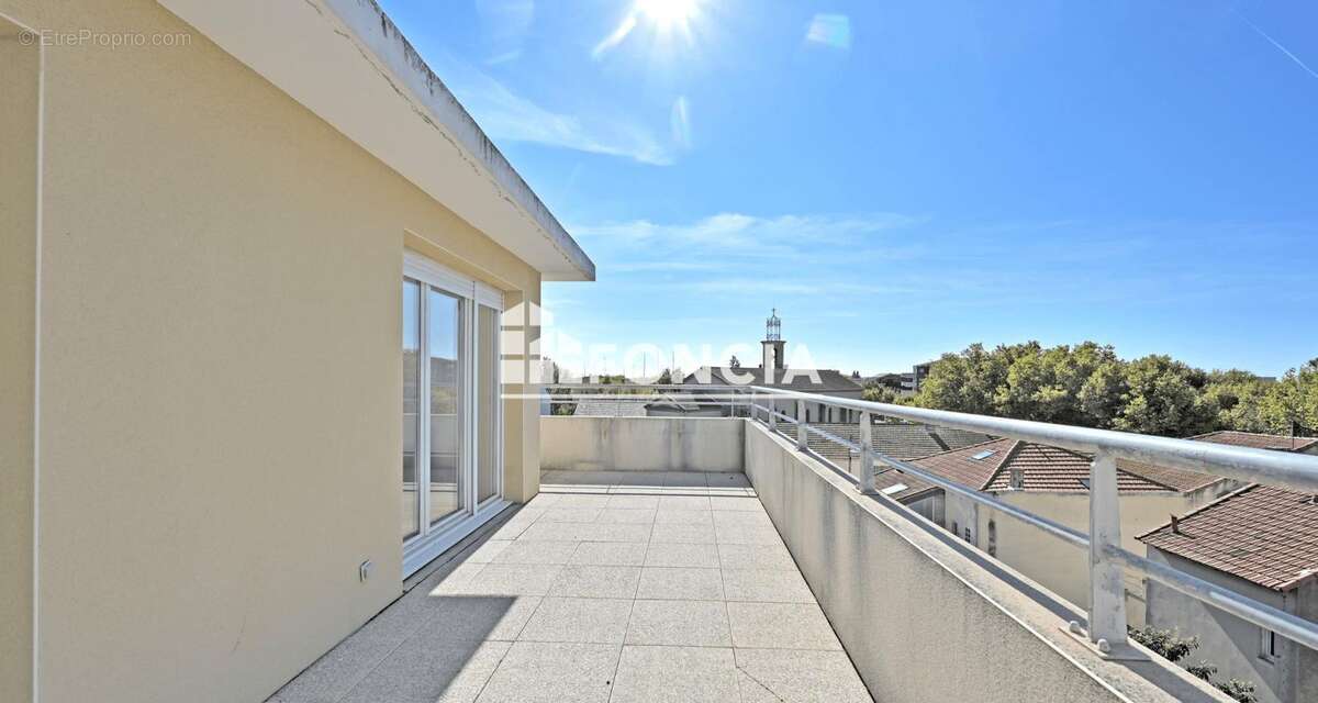 Appartement à PORT-SAINT-LOUIS-DU-RHONE