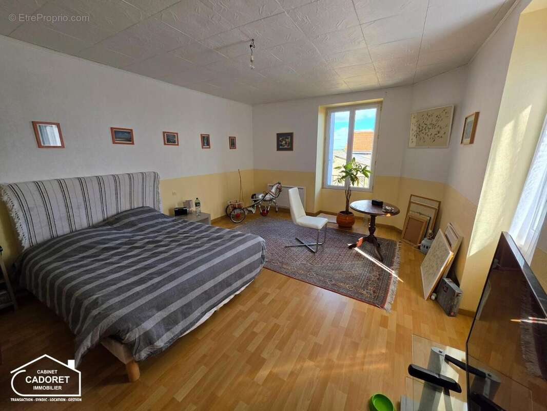   - Maison à PAIMBOEUF