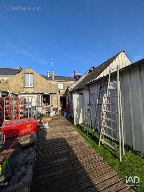 Photo 1 - Commerce à LAIGNE-EN-BELIN