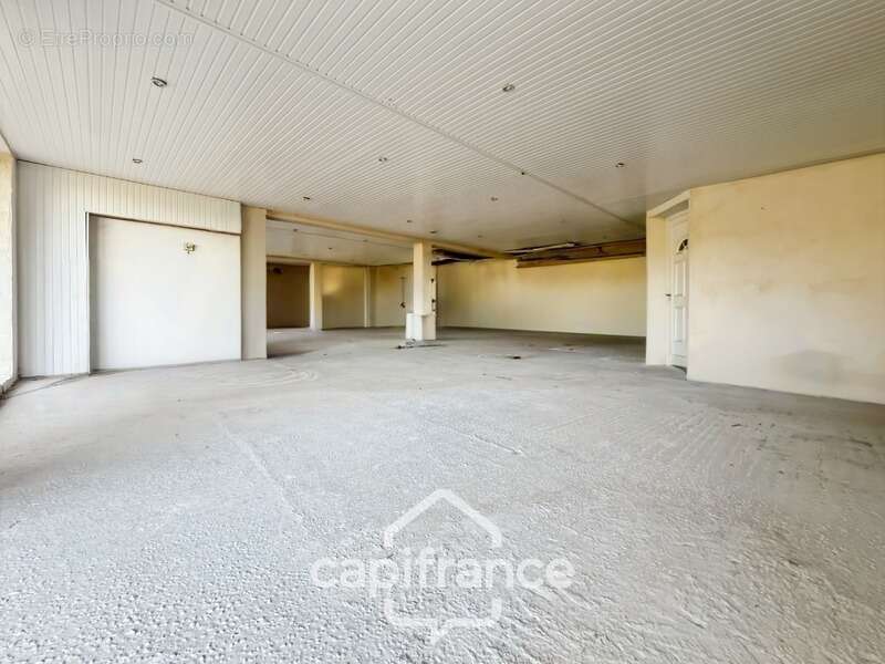 Domaine et Golf de Pont Royal, belle  propriété de 290 m2 établie sur un terrain de 2600 m2, cinq chambres, un bureau, piscine,  - photo 55