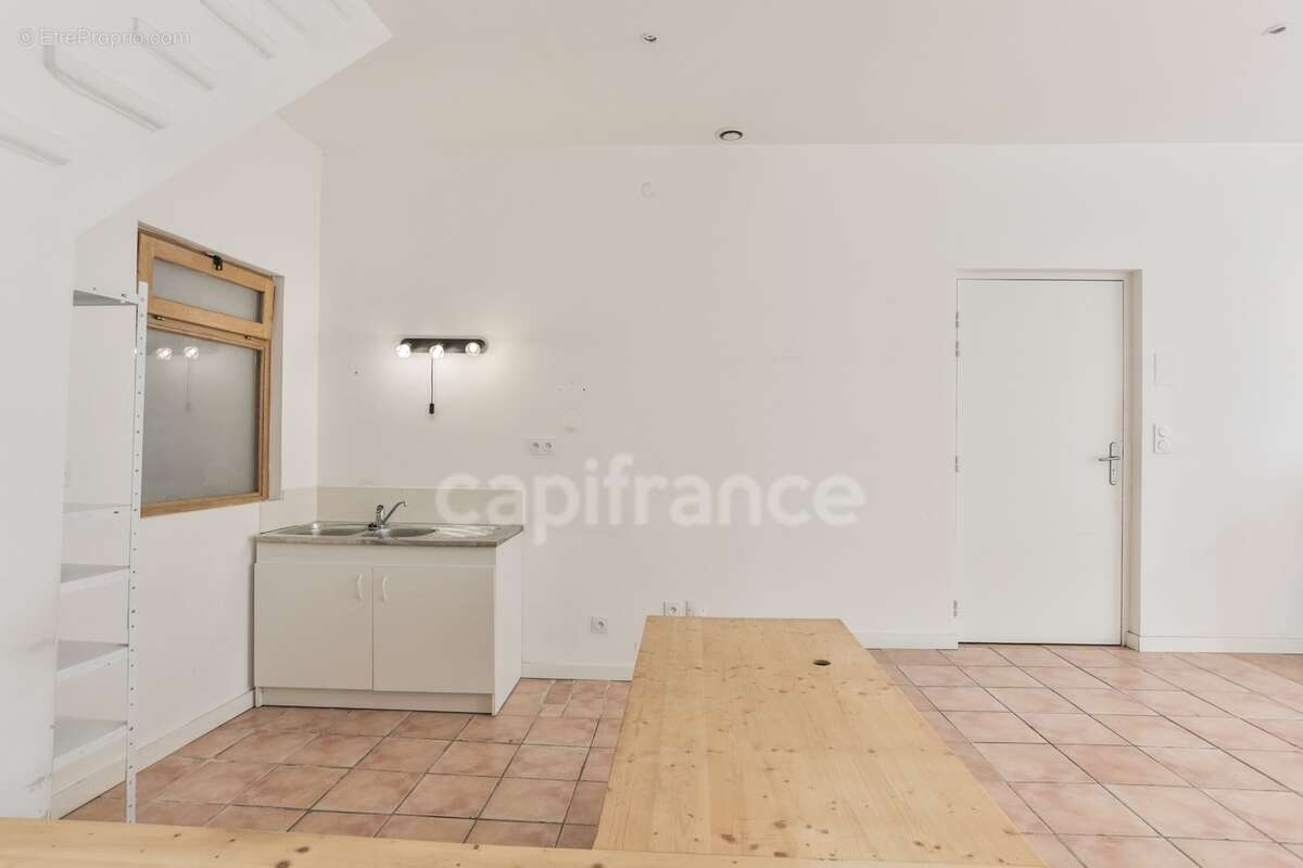 Terrasse en toiture & grand garage : une maison de village rare proche d’Uzès - photo 3
