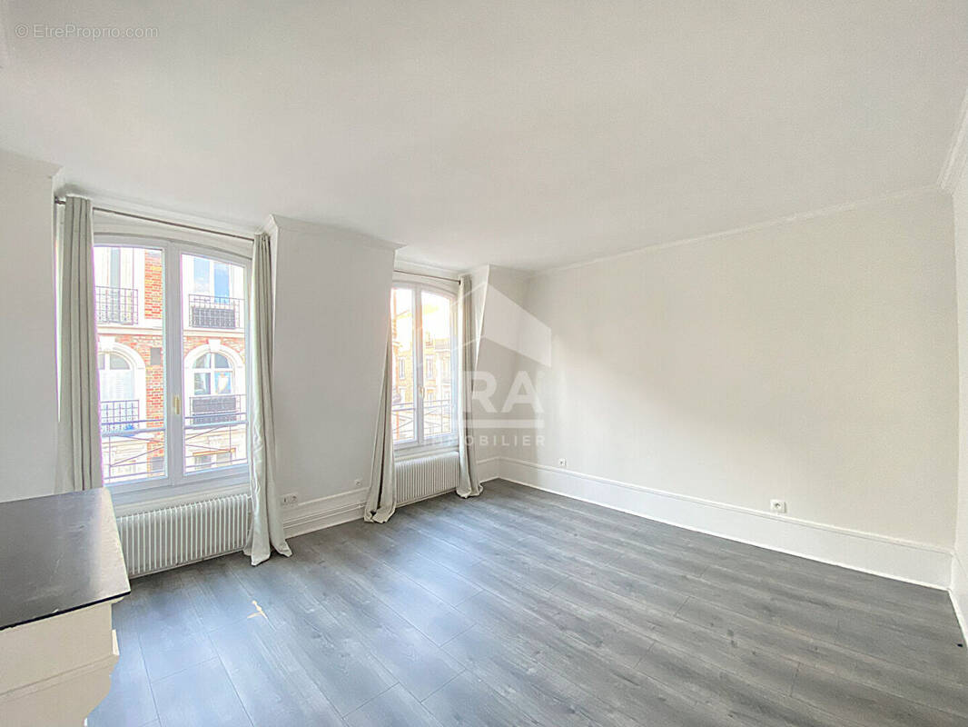 Appartement à LEVALLOIS-PERRET
