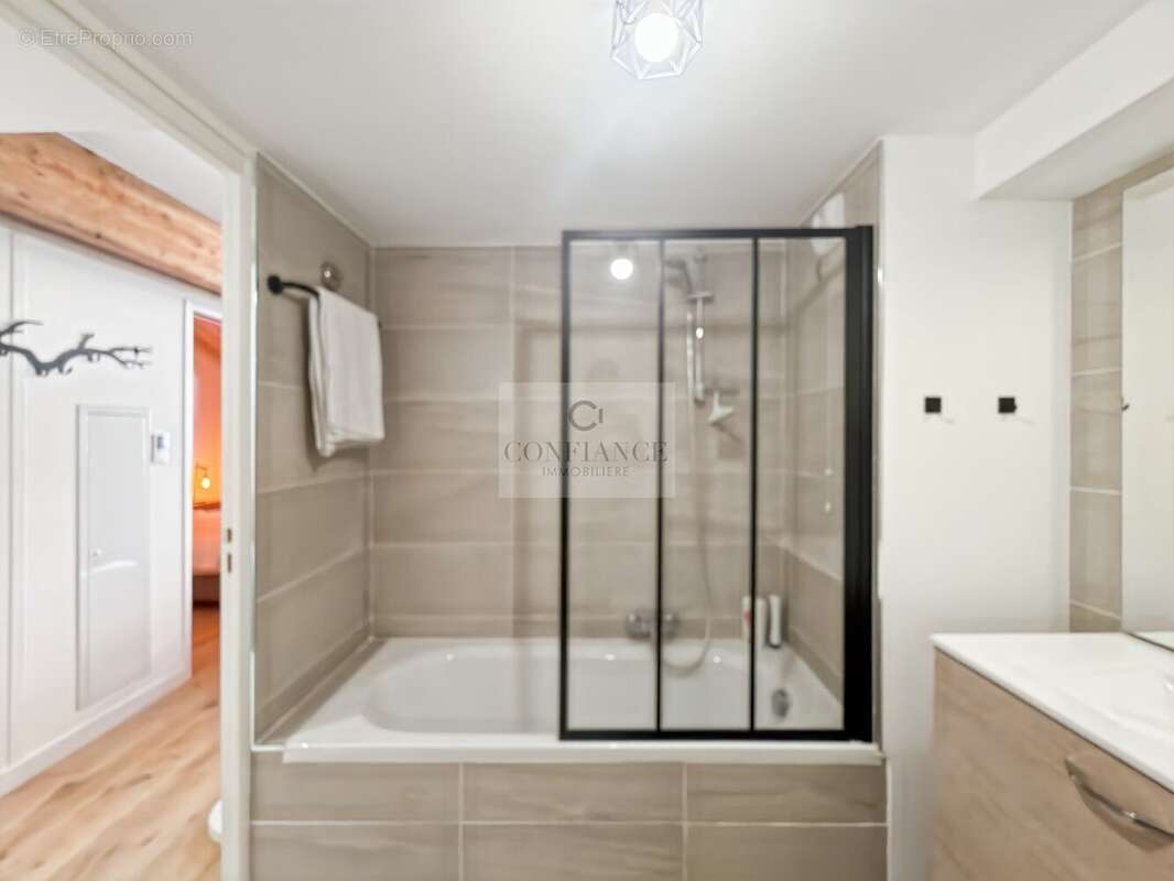 Appartement à SAINT-ETIENNE-DE-TINEE