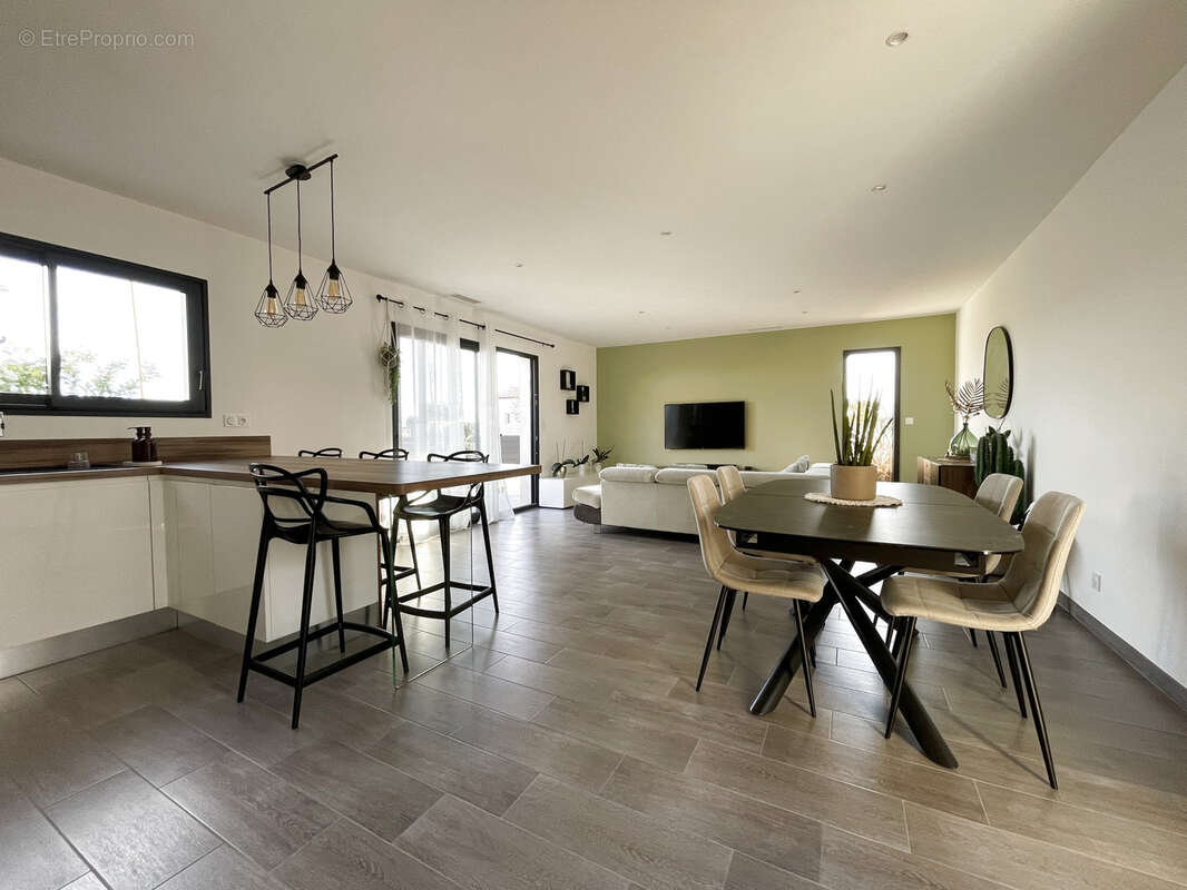 Maison à LEZIGNAN-CORBIERES