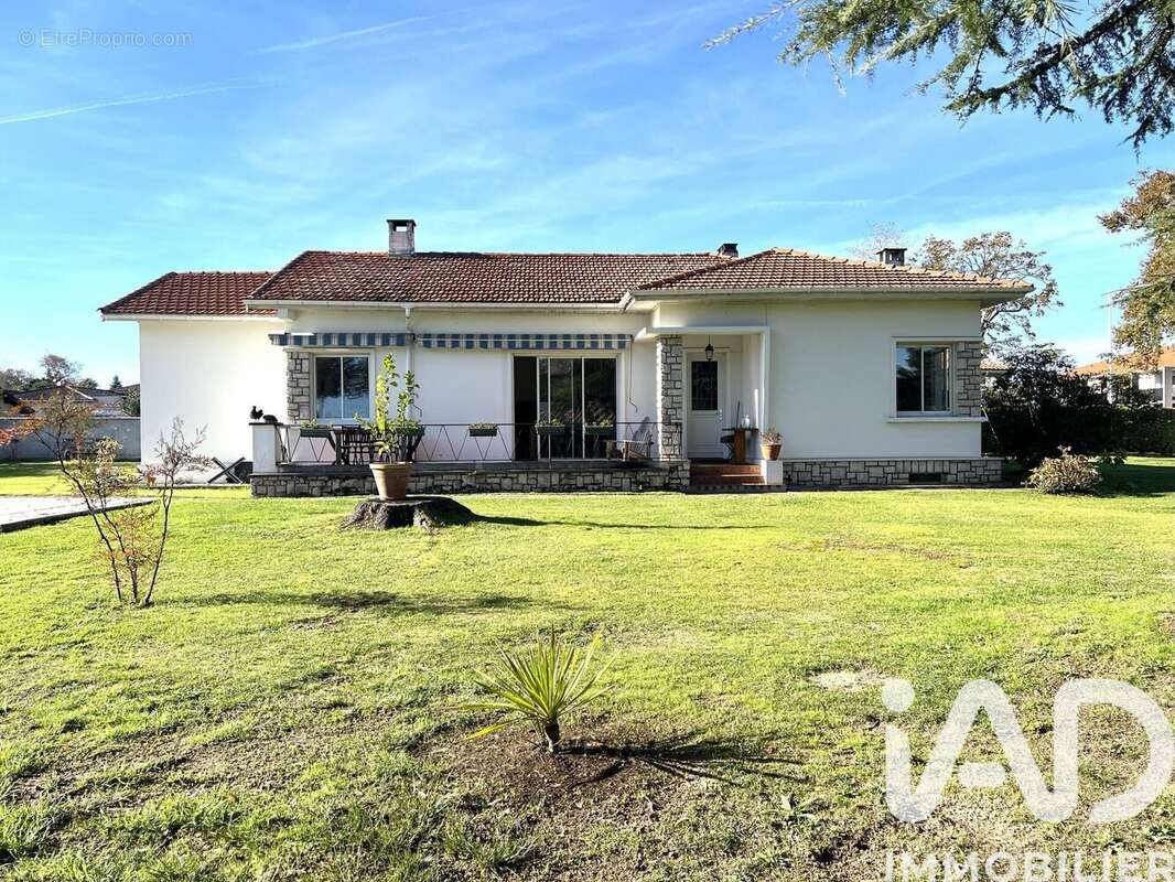 Photo 2 - Maison à SAINT-PIERRE-DU-MONT