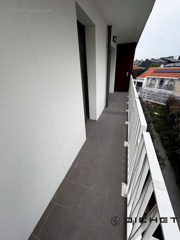 Appartement Bordeaux 3 pièce(s) 65.60 m2 - photo 2