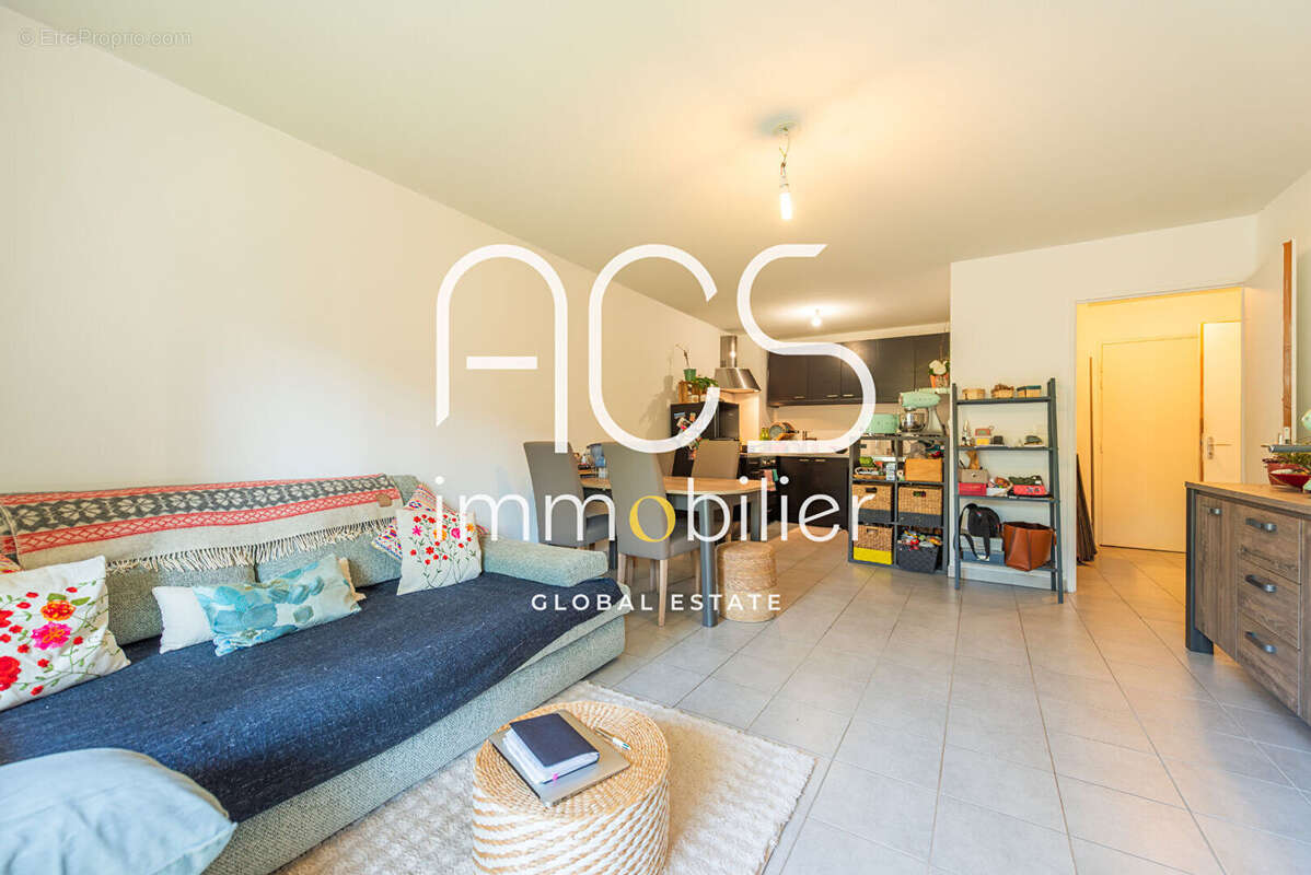 Appartement à CHATEAUNEUF-LES-MARTIGUES