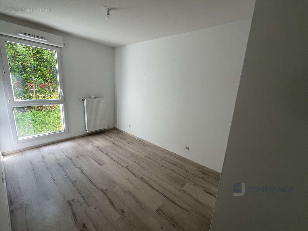 Appartement à MEYZIEU
