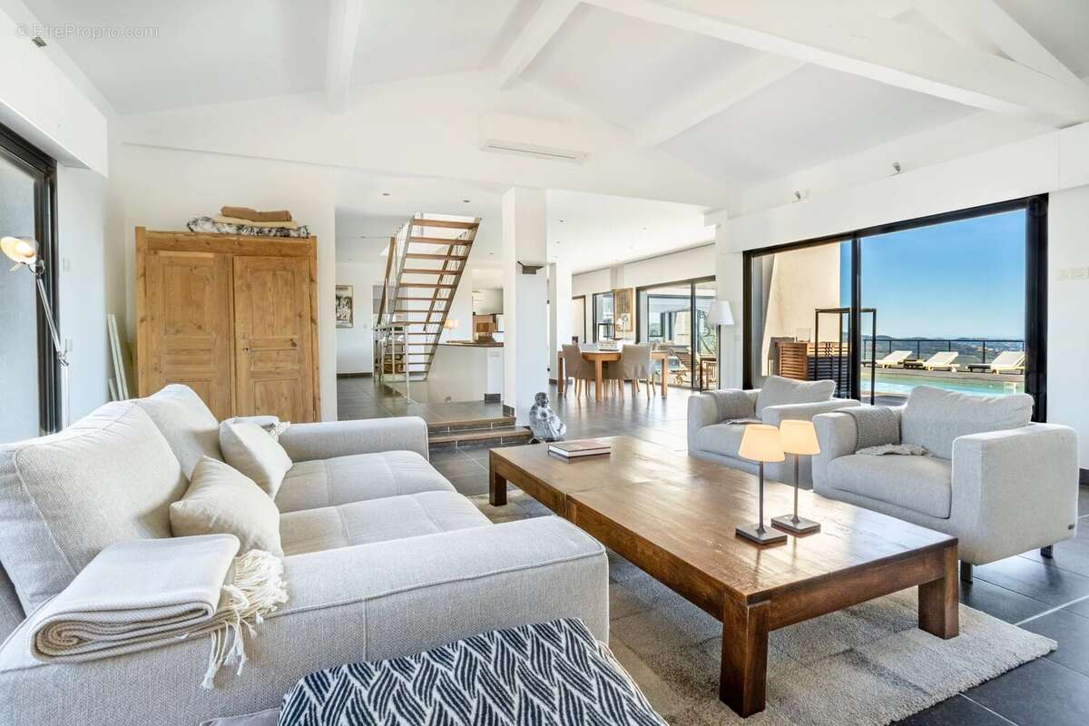 Maison à LES ADRETS-DE-L'ESTEREL