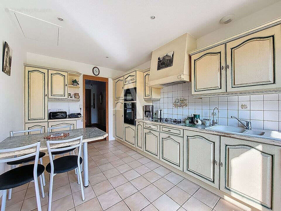 Maison à SAINT-LAURENT-DE-LA-PLAINE