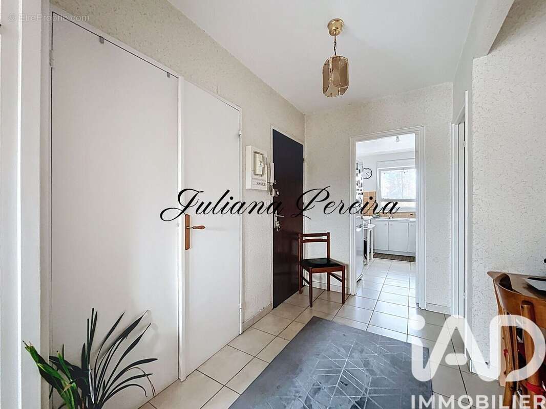 Photo 2 - Appartement à LES MUREAUX