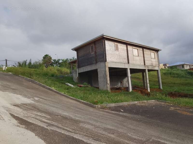 Maison à PETIT-BOURG